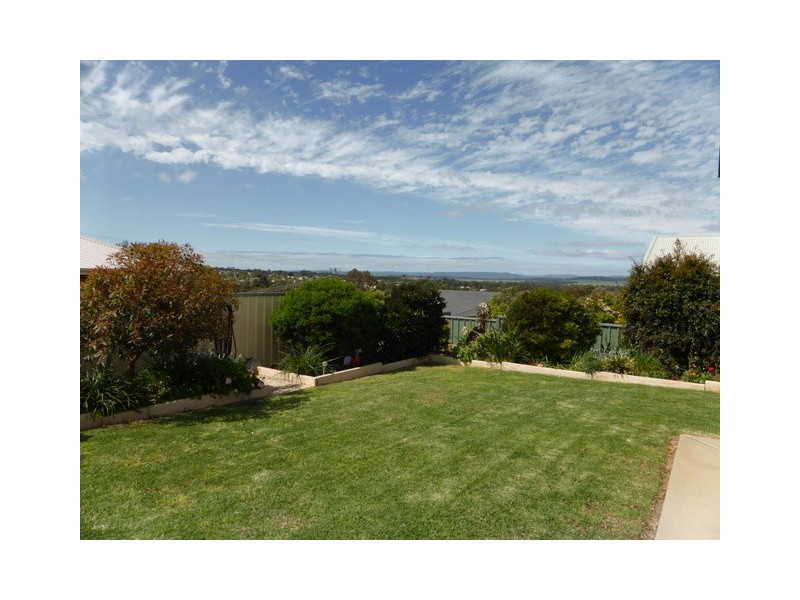 18 Vaucluse Place, Parkes NSW 2870