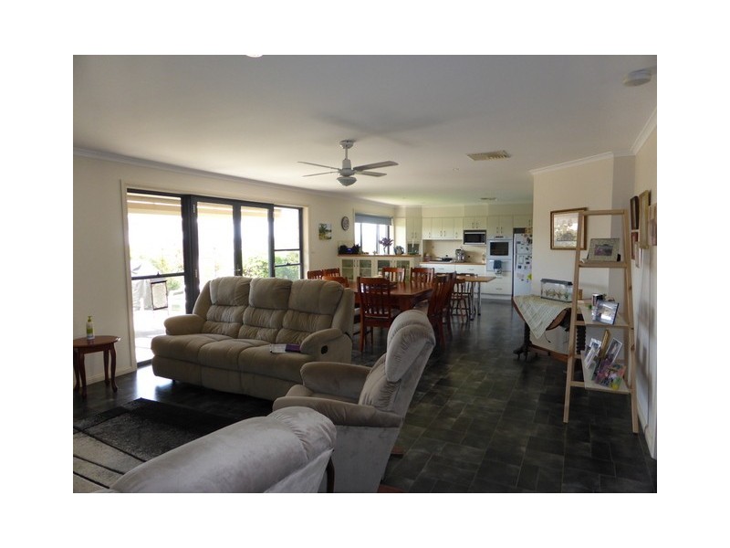 18 Vaucluse Place, Parkes NSW 2870