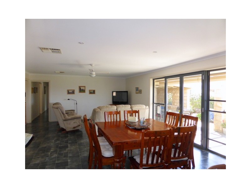 18 Vaucluse Place, Parkes NSW 2870