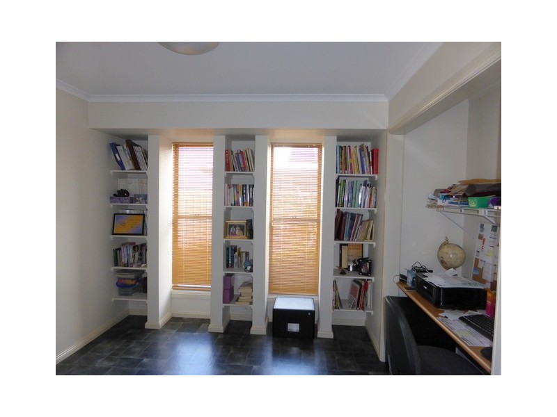 18 Vaucluse Place, Parkes NSW 2870