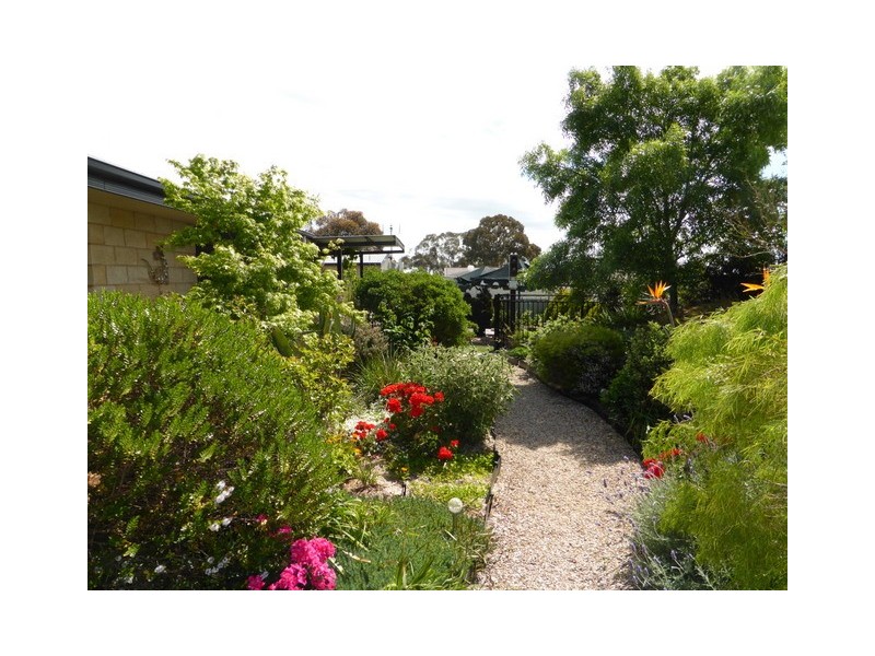 18 Vaucluse Place, Parkes NSW 2870