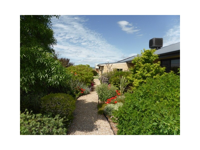 18 Vaucluse Place, Parkes NSW 2870