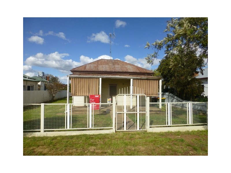 13 Talbot Street, Parkes NSW 2870