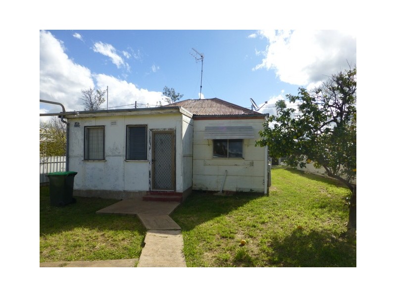 13 Talbot Street, Parkes NSW 2870