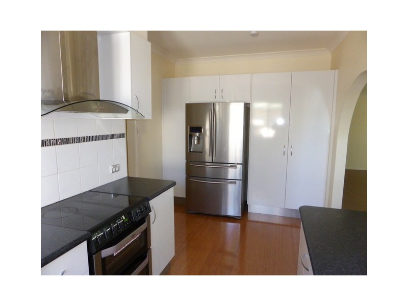 3 Waratah Street, Parkes NSW 2870