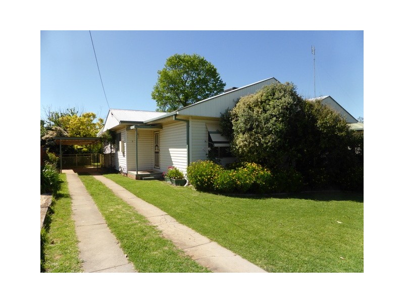 3 Waratah Street, Parkes NSW 2870