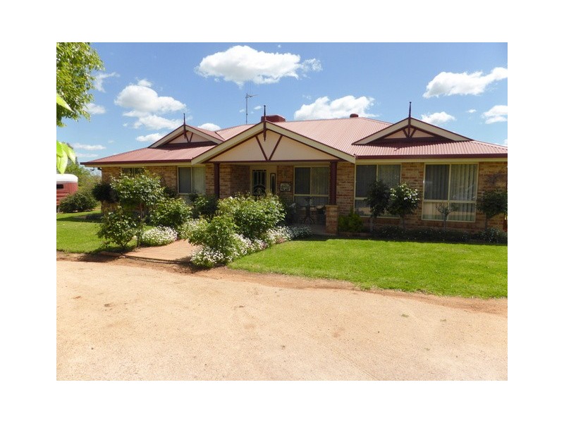 68-72 Thomas Street, Parkes NSW 2870