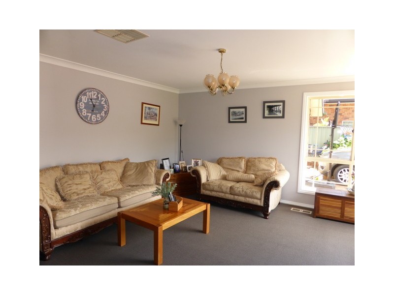 8 Glengowrie Close, Parkes NSW 2870