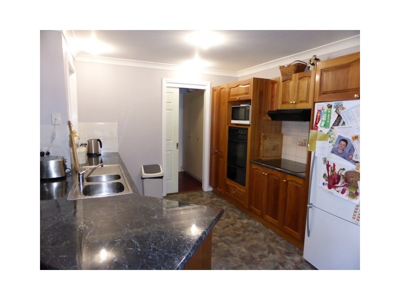 8 Glengowrie Close, Parkes NSW 2870