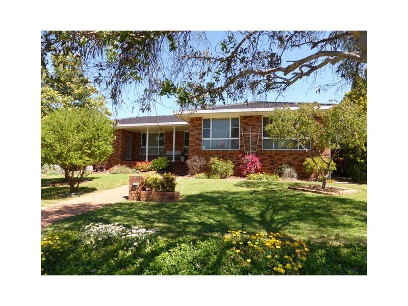 47 Woodward Street, Parkes NSW 2870