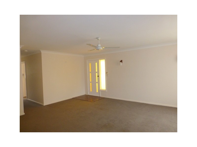 18 Callaghan Street, Parkes NSW 2870