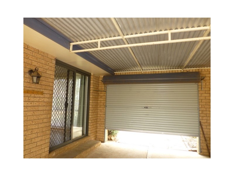 18 Callaghan Street, Parkes NSW 2870