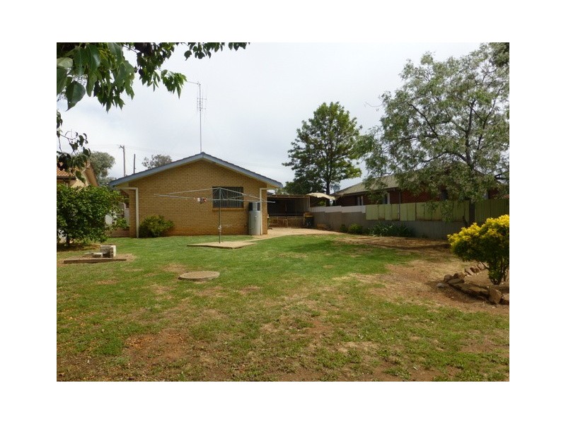 18 Callaghan Street, Parkes NSW 2870