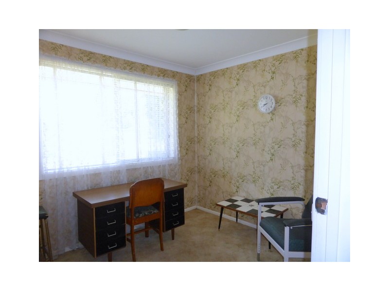 3 Downes Cres, Parkes NSW 2870