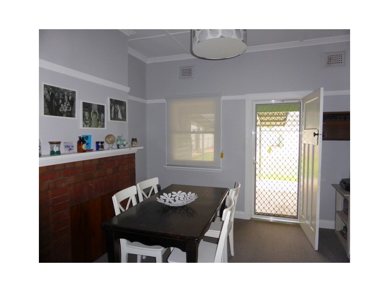11 Bollinger Street, Parkes NSW 2870