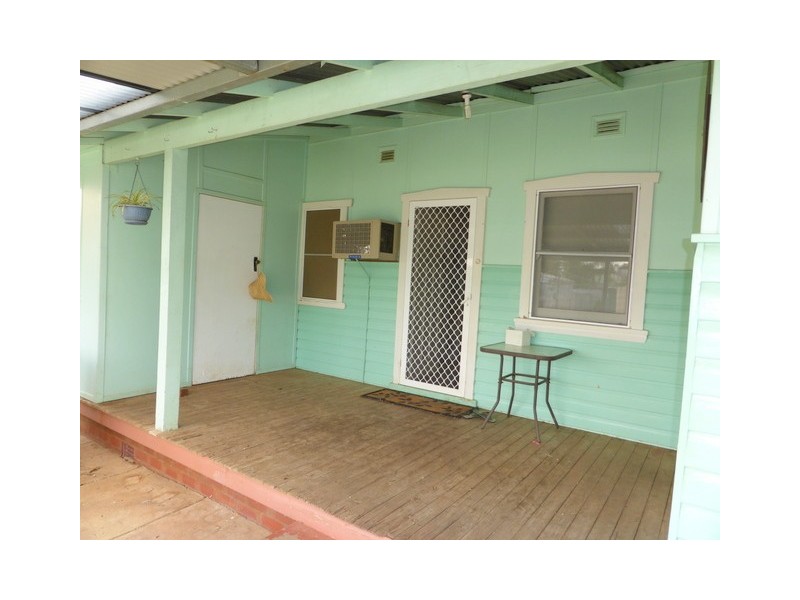 11 Bollinger Street, Parkes NSW 2870