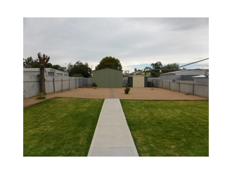 11 Bollinger Street, Parkes NSW 2870