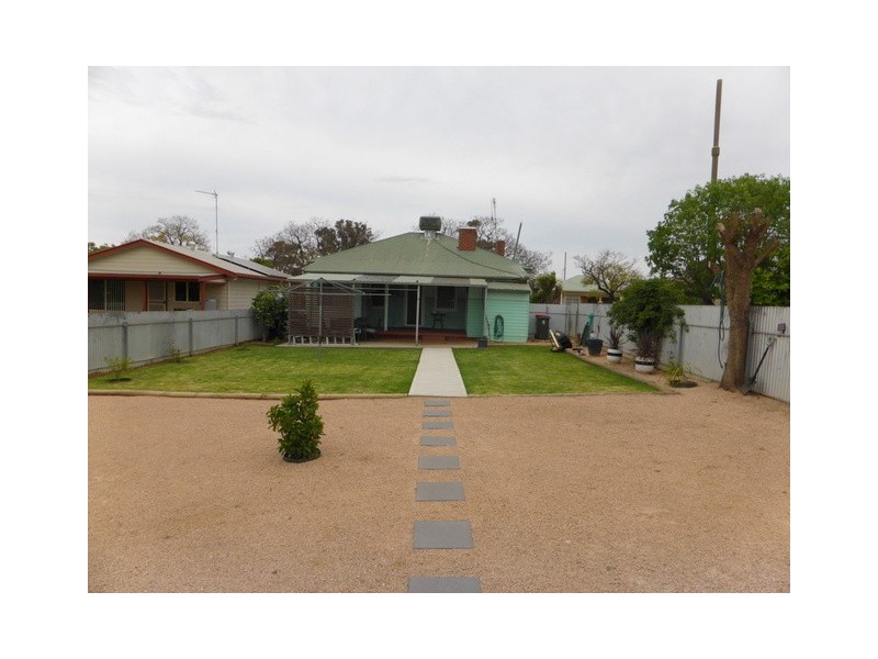 11 Bollinger Street, Parkes NSW 2870