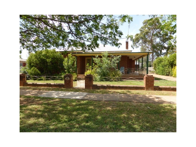 40 Cecile Street, Parkes NSW 2870