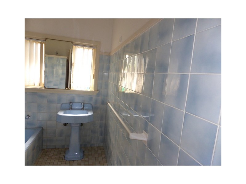 40 Cecile Street, Parkes NSW 2870