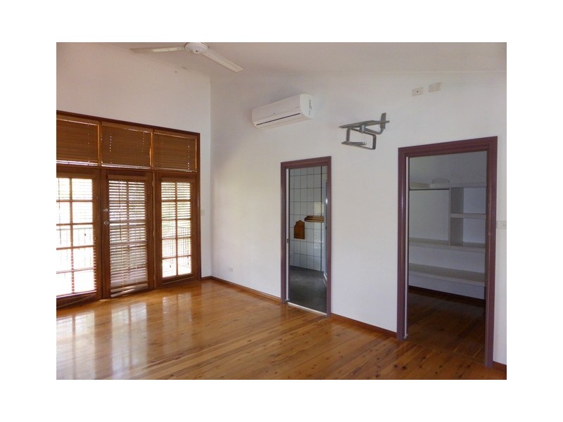 82 Pine Road, Parkes NSW 2870