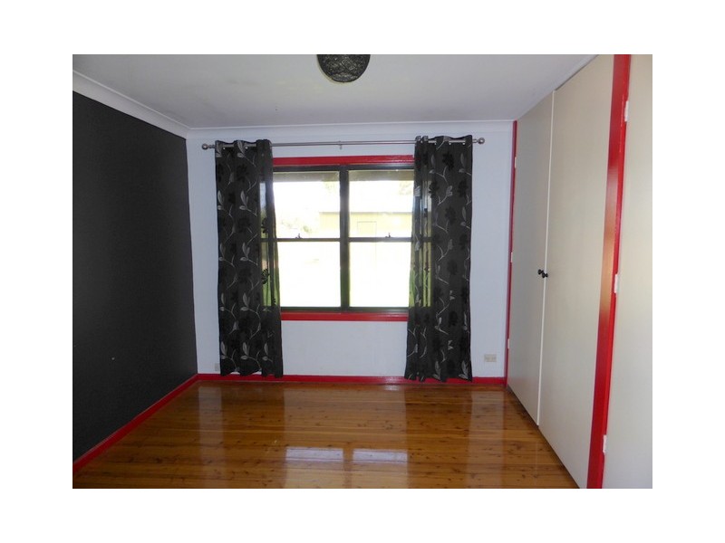82 Pine Road, Parkes NSW 2870