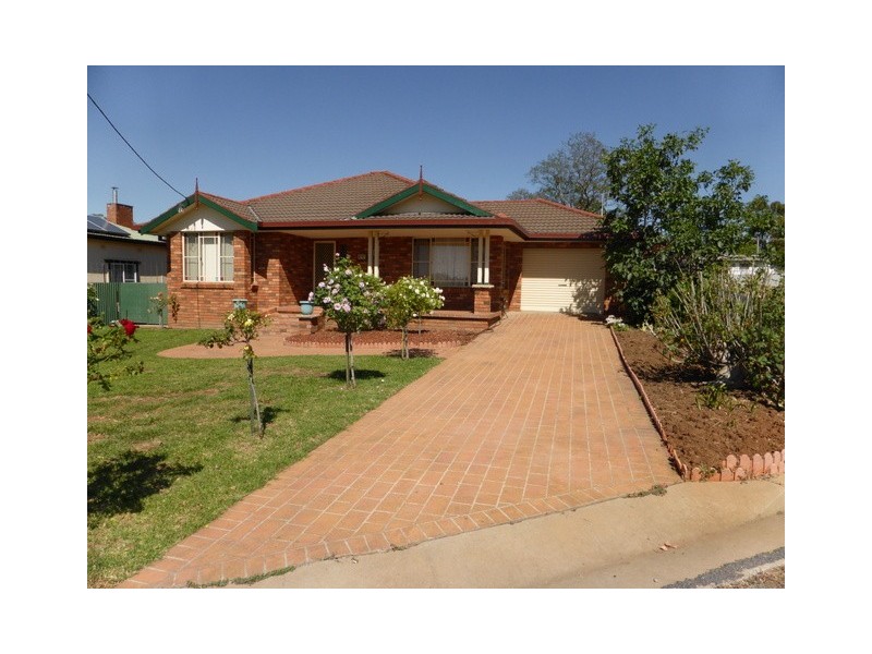 13 Phoenix Street, Parkes NSW 2870