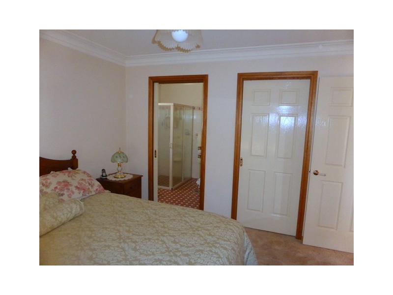 13 Phoenix Street, Parkes NSW 2870