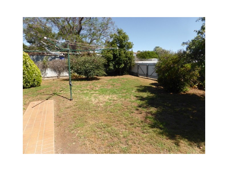 13 Phoenix Street, Parkes NSW 2870