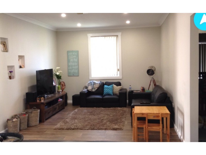 21 East Street, Parkes NSW 2870