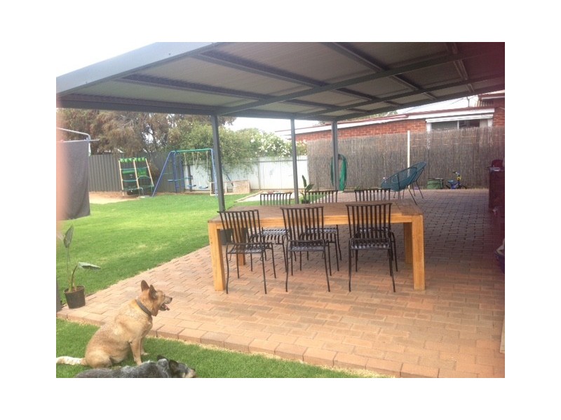 21 East Street, Parkes NSW 2870