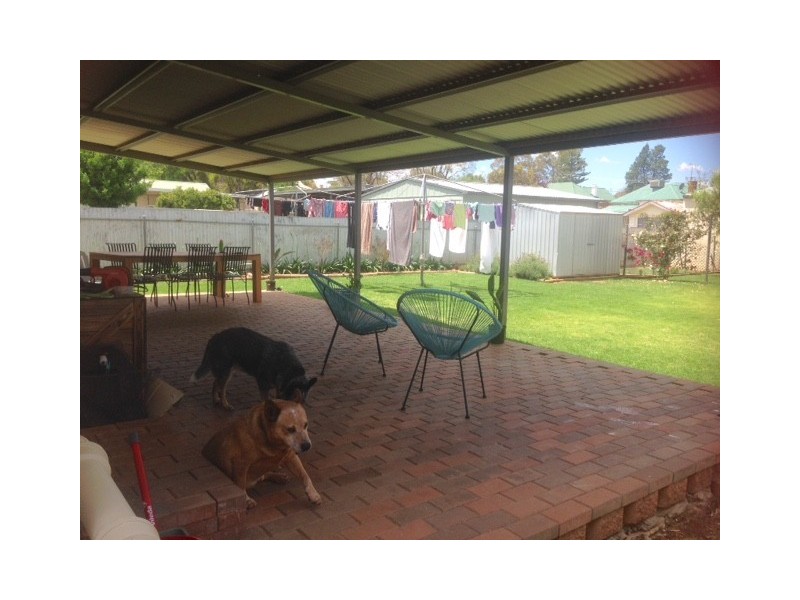 21 East Street, Parkes NSW 2870
