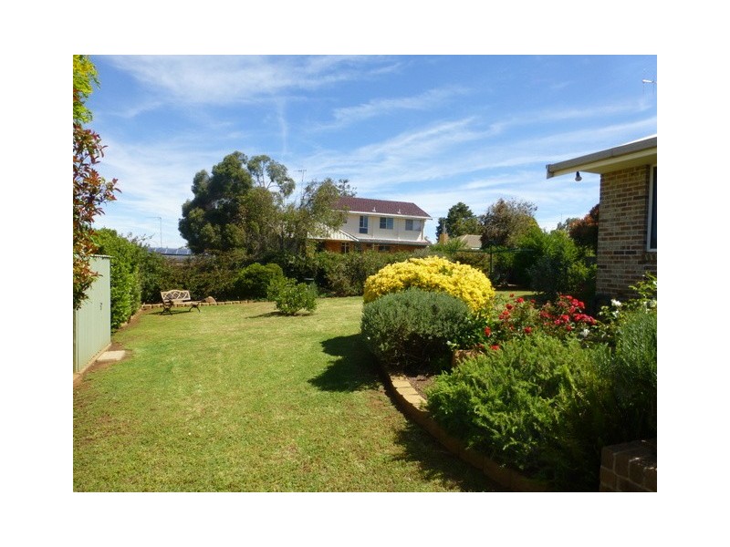 13 Hillcrest Avenue, Parkes NSW 2870