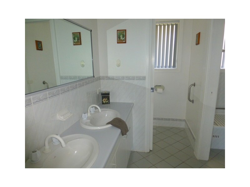 13 Hillcrest Avenue, Parkes NSW 2870