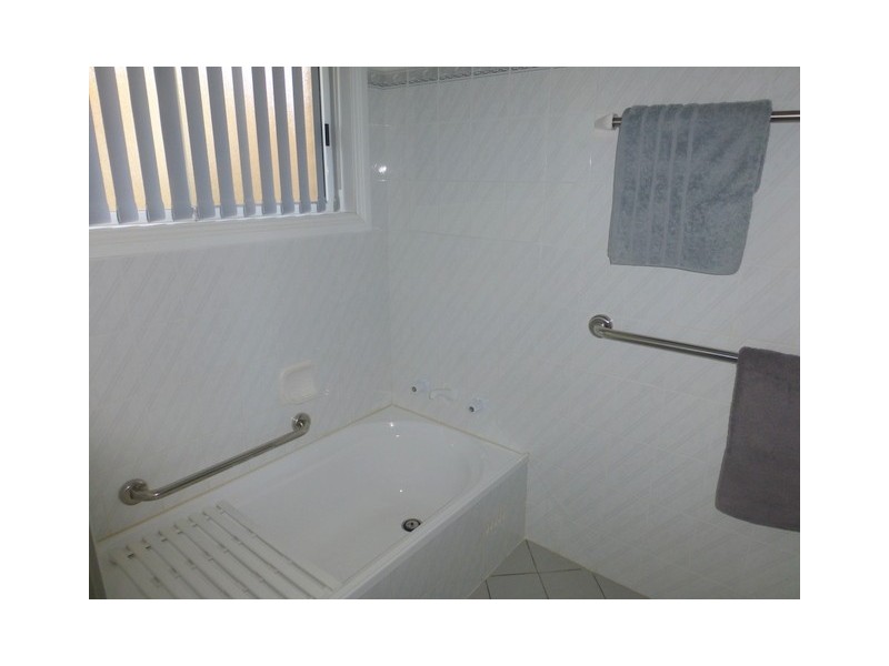 13 Hillcrest Avenue, Parkes NSW 2870