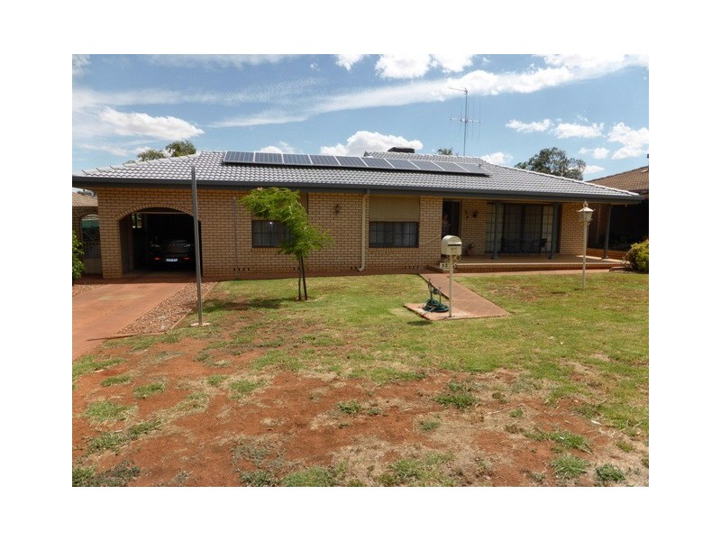 93 Victoria Street, Parkes NSW 2870