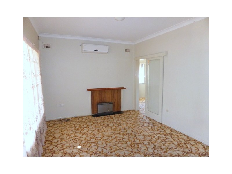 14 Hodges Street, Parkes NSW 2870