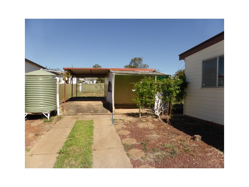 14 Hodges Street, Parkes NSW 2870