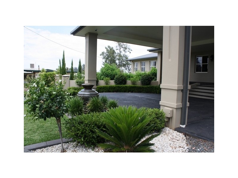 6 Lorking Street, Parkes NSW 2870