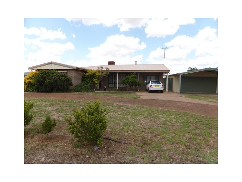 4 Best Street, Parkes NSW 2870