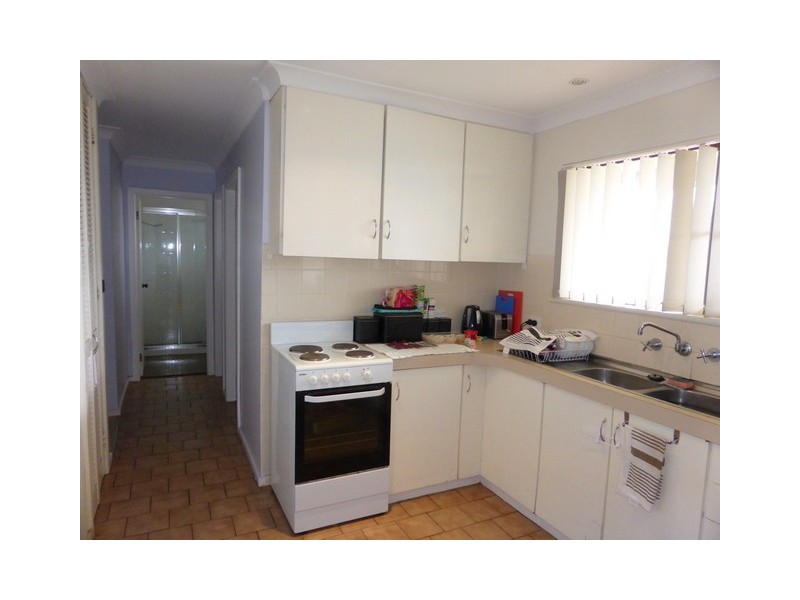 4 Best Street, Parkes NSW 2870