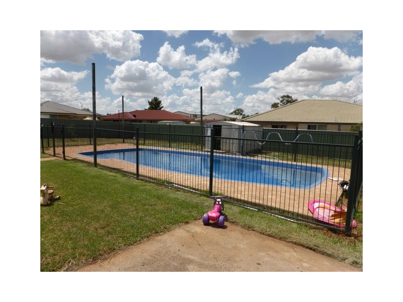 4 Best Street, Parkes NSW 2870