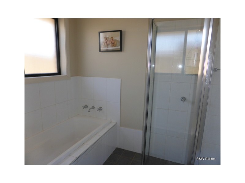 13 Alder Avenue, Parkes NSW 2870