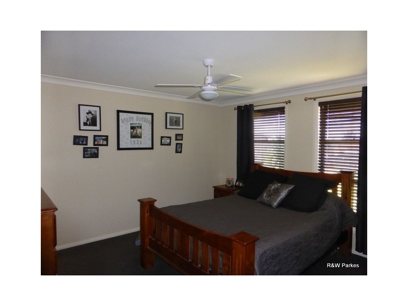 13 Alder Avenue, Parkes NSW 2870