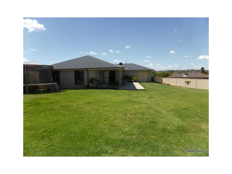 13 Alder Avenue, Parkes NSW 2870