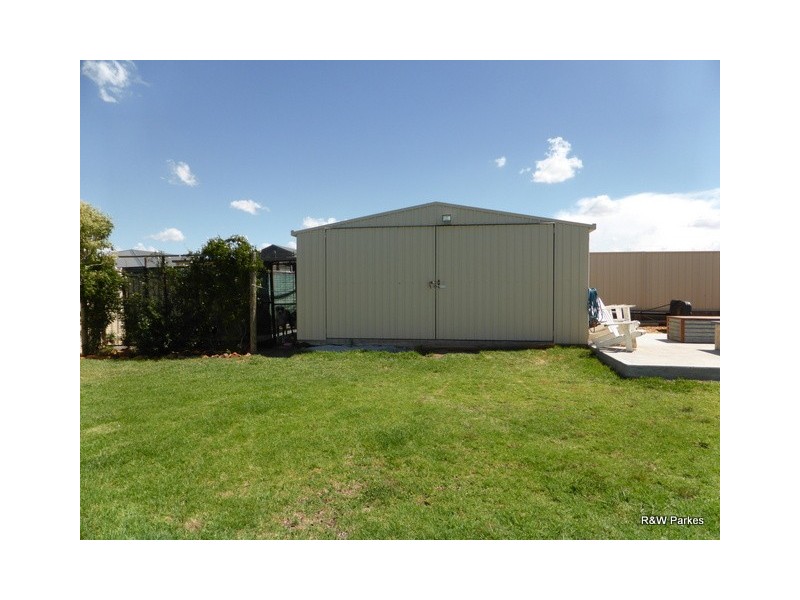 13 Alder Avenue, Parkes NSW 2870