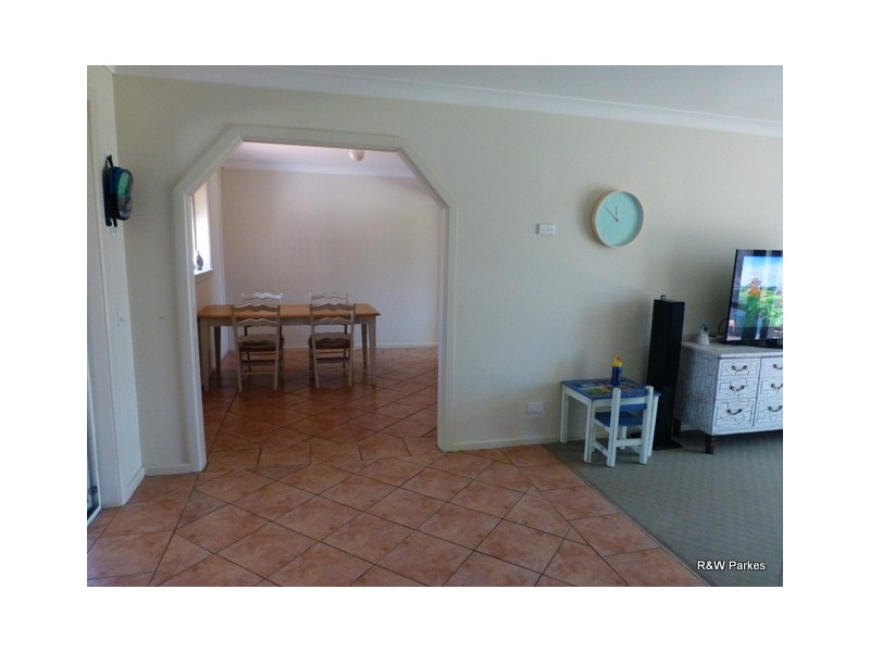 50 Station Street, Parkes NSW 2870