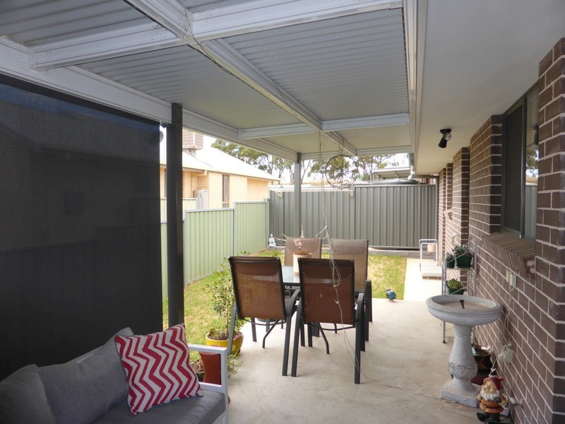 2/8 Clancy Place, Parkes NSW 2870