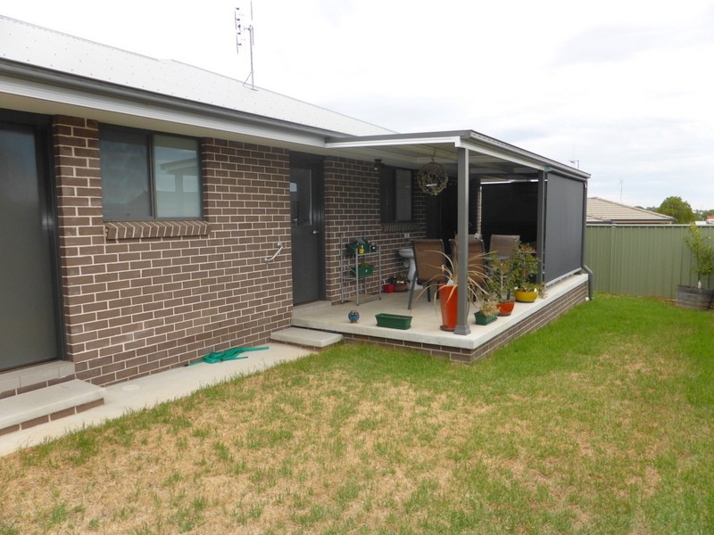 2/8 Clancy Place, Parkes NSW 2870