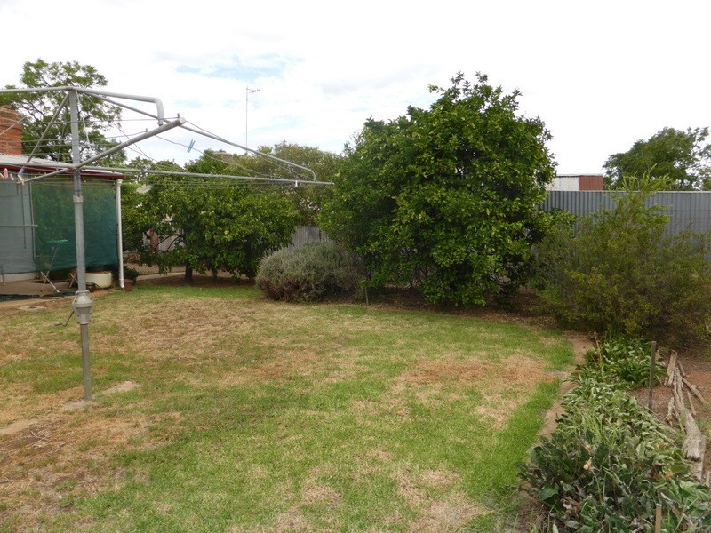 10 Bollinger Street, Parkes NSW 2870
